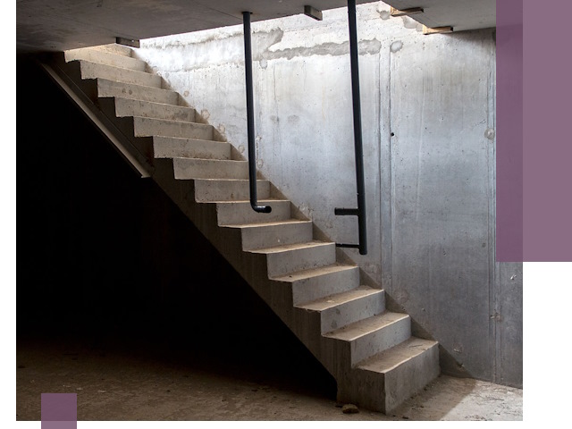 Изготовление и монтаж лестниц в подвале в Североуральске
