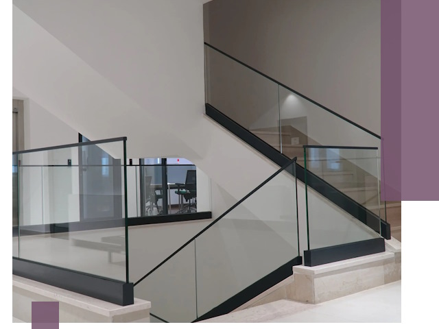 Стеклянные перила премиум-класса с установкой в Североуральске