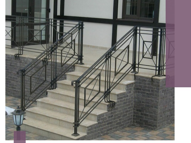 Перила для крыльца в Североуральске — монтаж, изготовление и установка