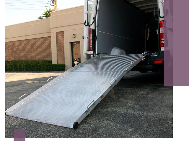 Мобильные пандусы в Североуральске — производство, монтаж и аренда