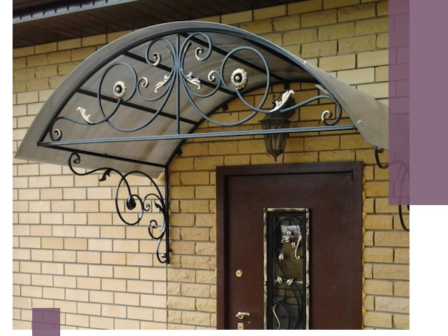 Изготовление козырьков из металла под ключ в Североуральске