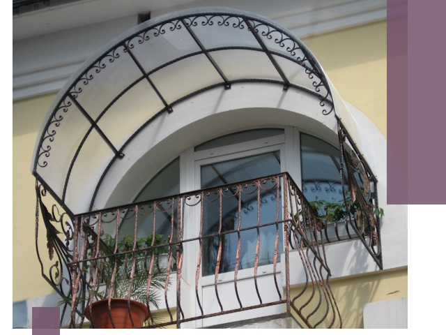 Козырьки над балконом в Североуральске — изготовление и монтаж