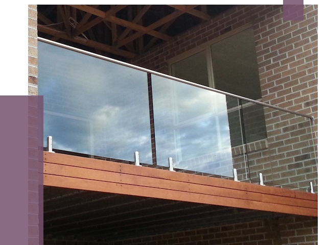 Стеклянные парапеты на крыше и террасе в Североуральске от 11589 руб. | ПРОЛЁТ-Сву