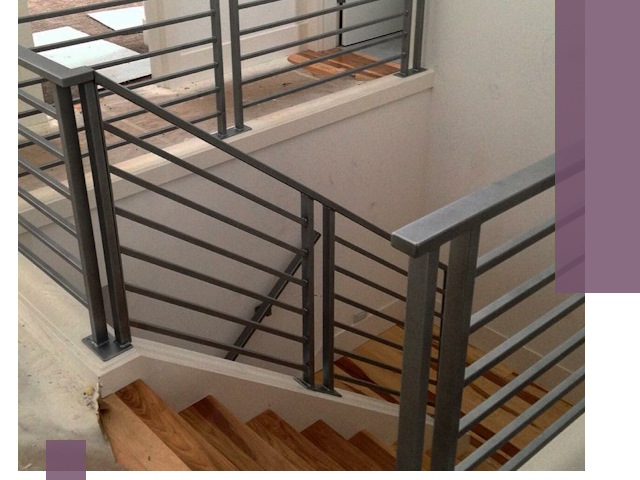 Изготовление поручней из металла и дерева в Североуральске